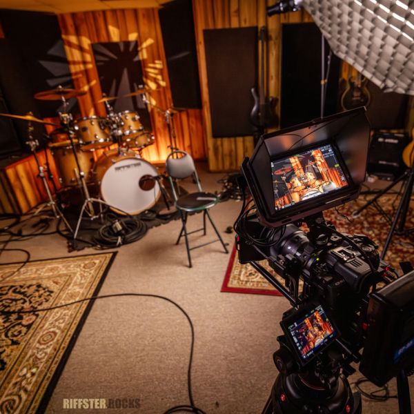 interview-set-web14CF3634-C95F-5FEC-A613-43EA79CF8539.jpg