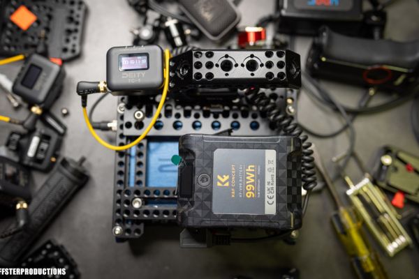 Riffster - blog review Zoom f8 cage with v mount battery