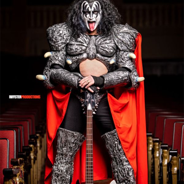 Riffster - portrait photography musician kiss