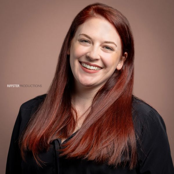 Riffster - headshot photography corporate female redhead 